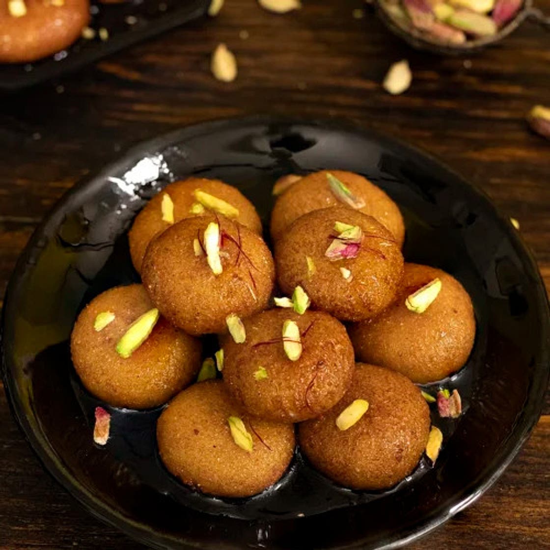 Rosh Bora(rava Gulab Jamun)