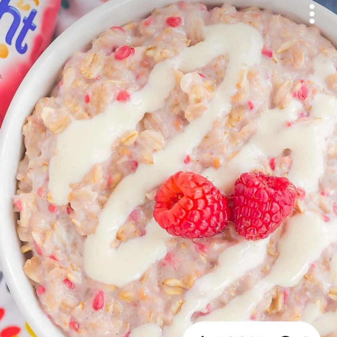 Raspberry Cheesecake Oatmeal Swirl