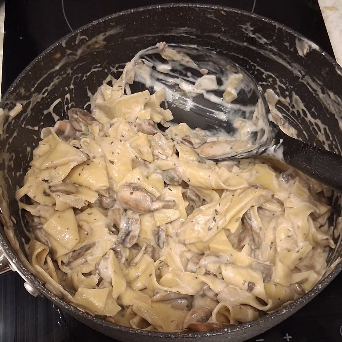 Mushroom Stroganoff - One Pot Pasta