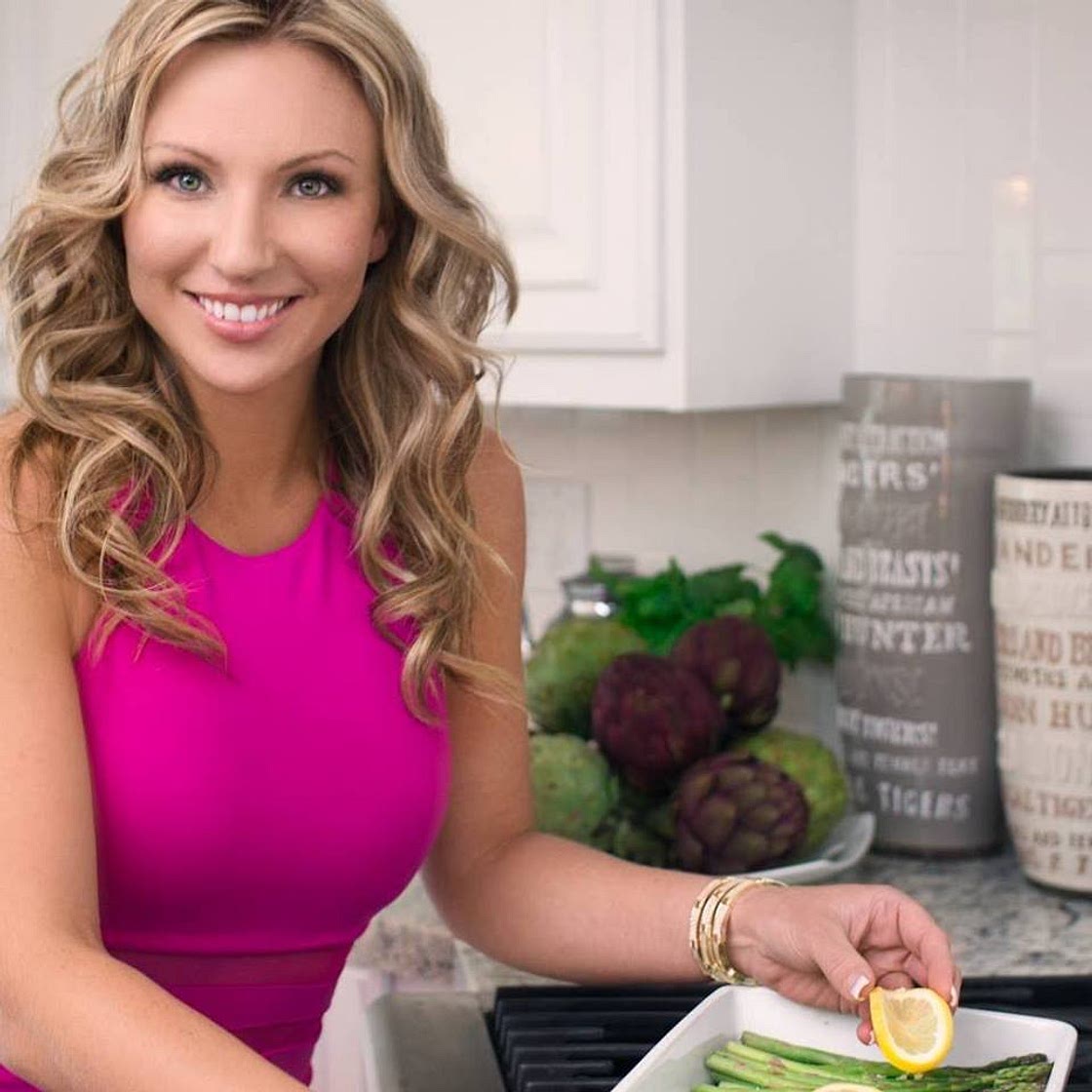 Clean Eating Crockpot Mexican Chicken Bowls!