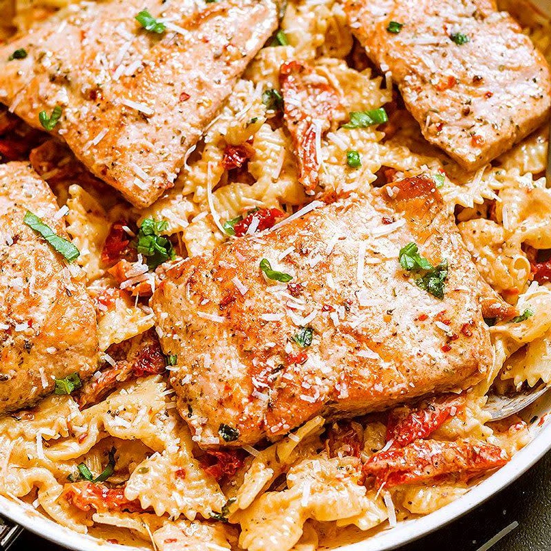 Creamy Sun-dried tomato & Salmon Pasta