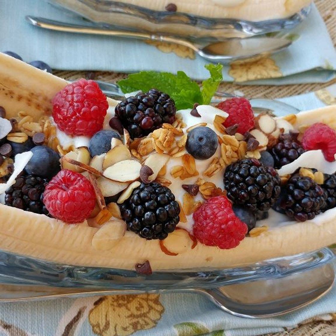 Banana Split Breakfast Bar