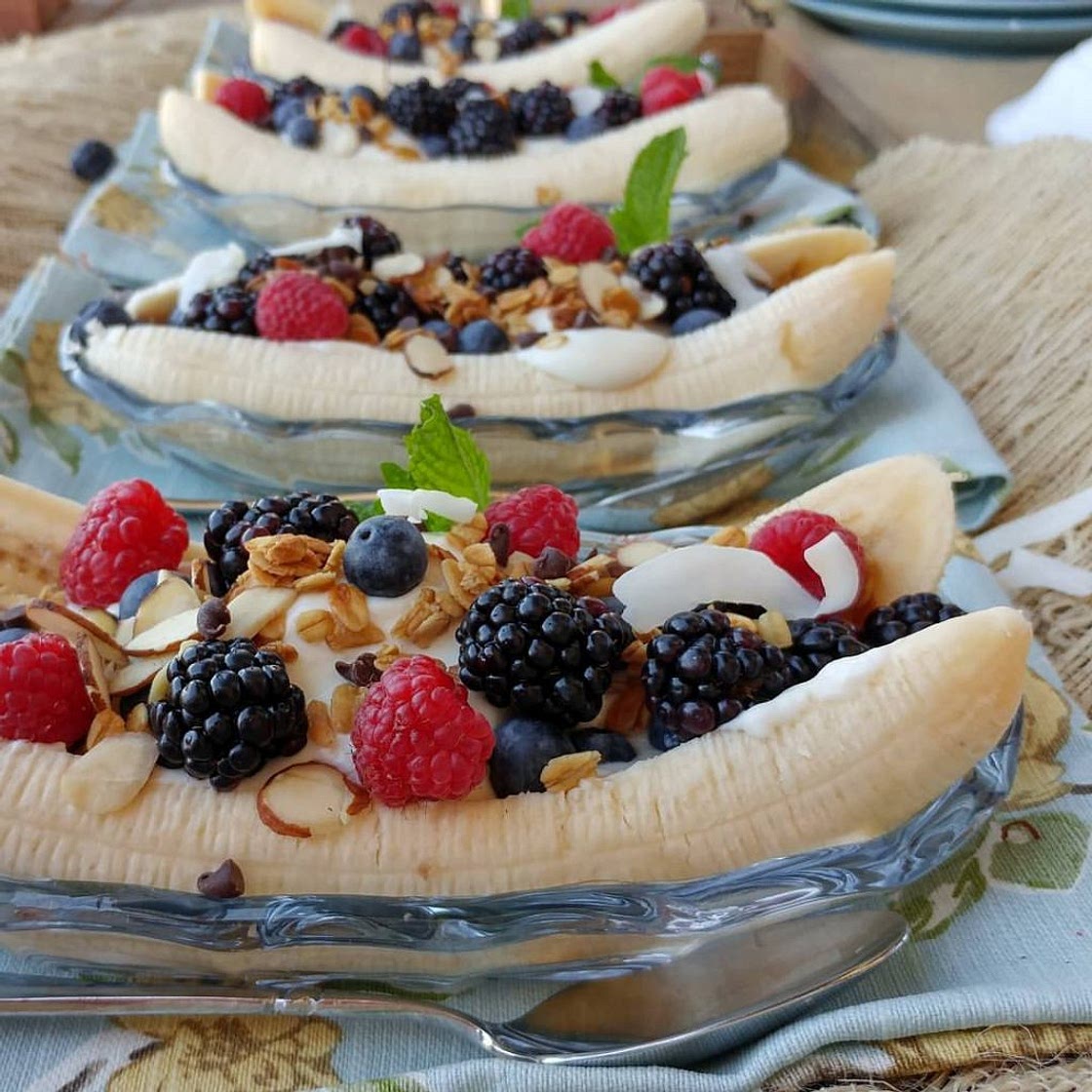 Banana Split Breakfast Bar