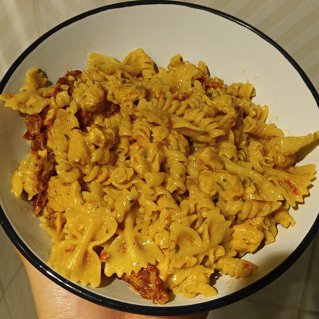 Super Easy Creamy Mozzarella & Chicken Pasta 🍝✨