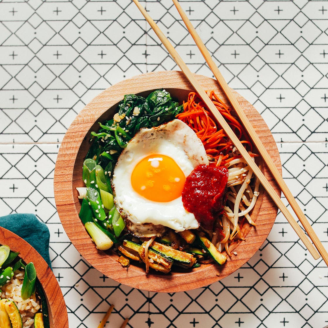 Easy Bibimbap with Gochujang Sauce