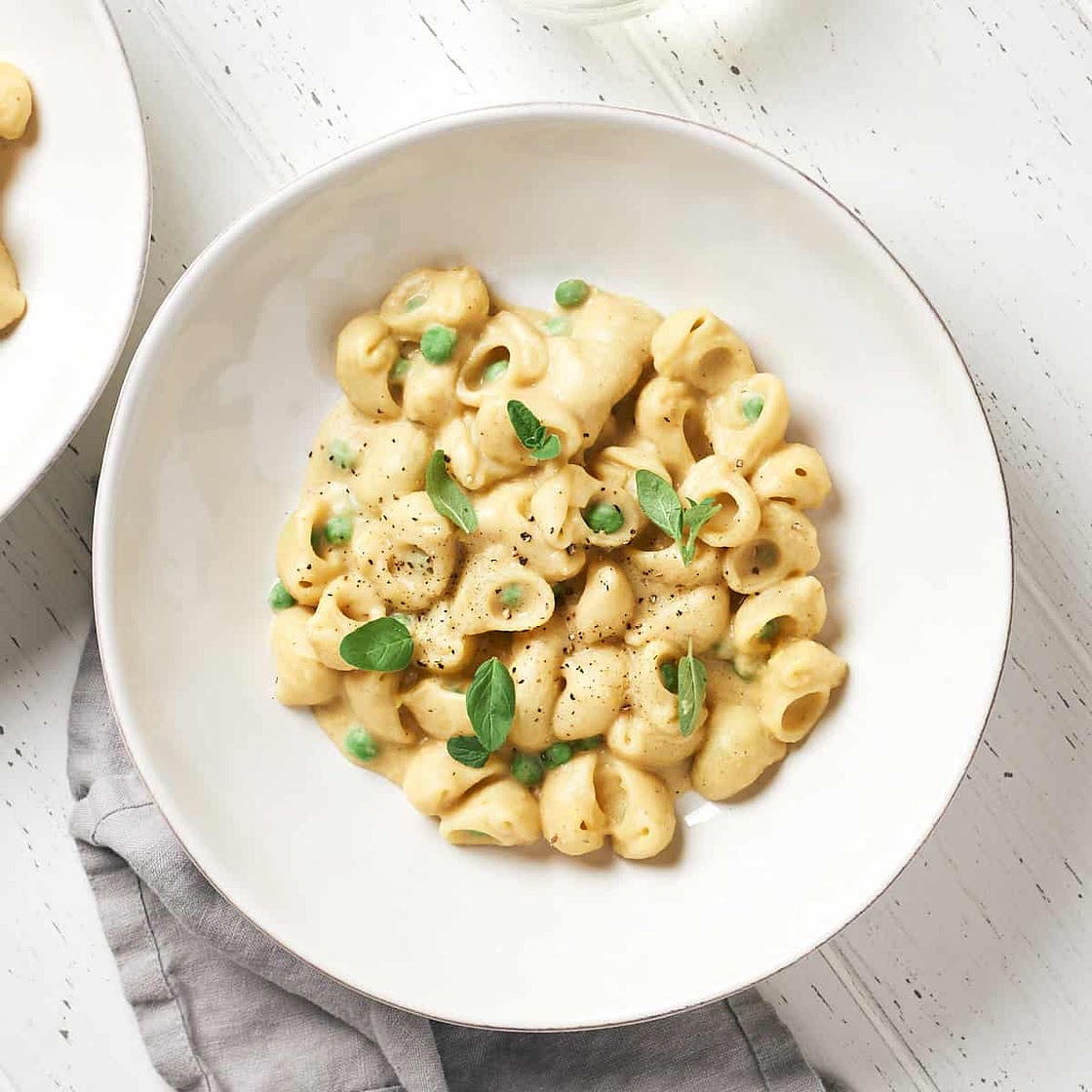Creamy Vegan Pasta with Peas