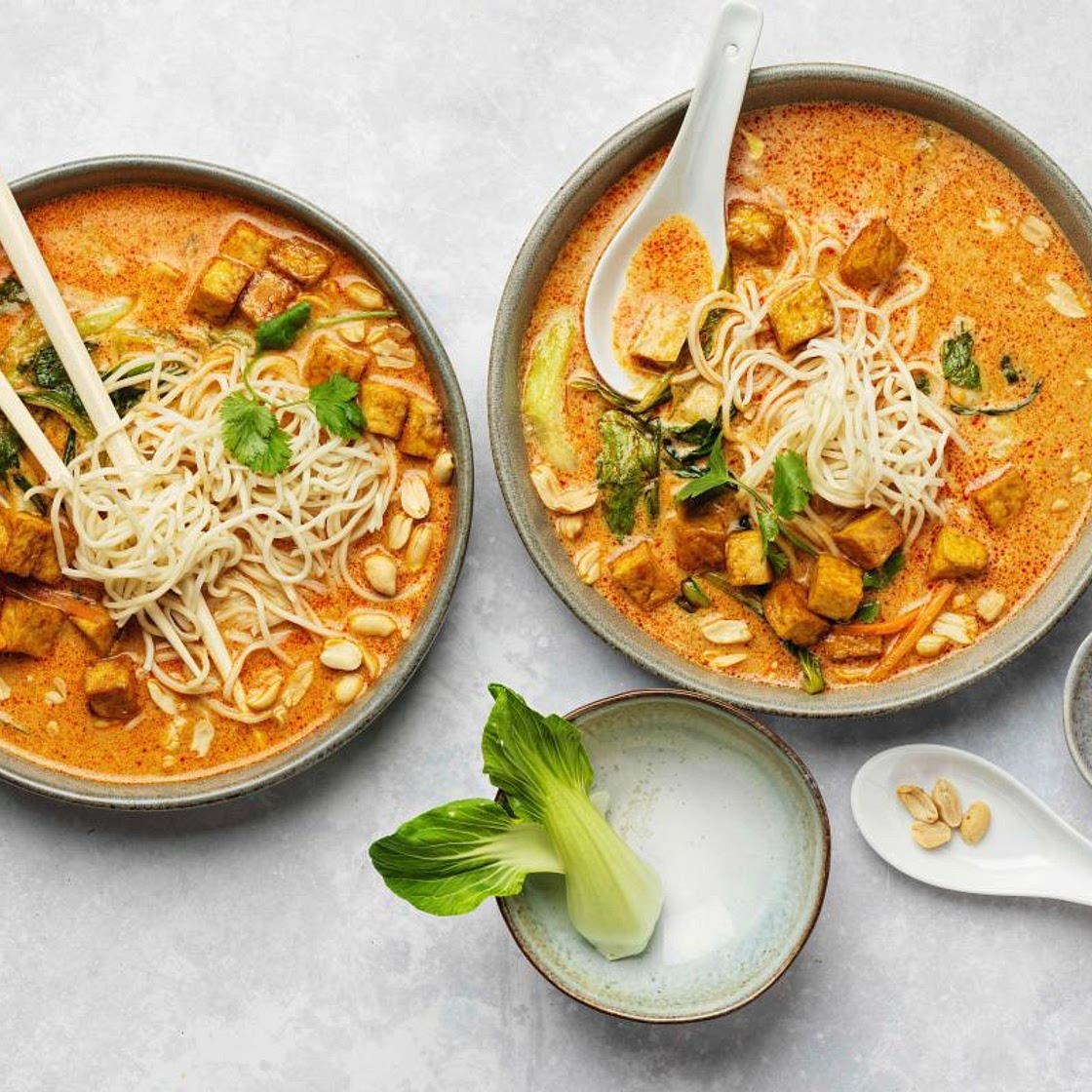 Vegane Thai Erdnuss-Ramen
