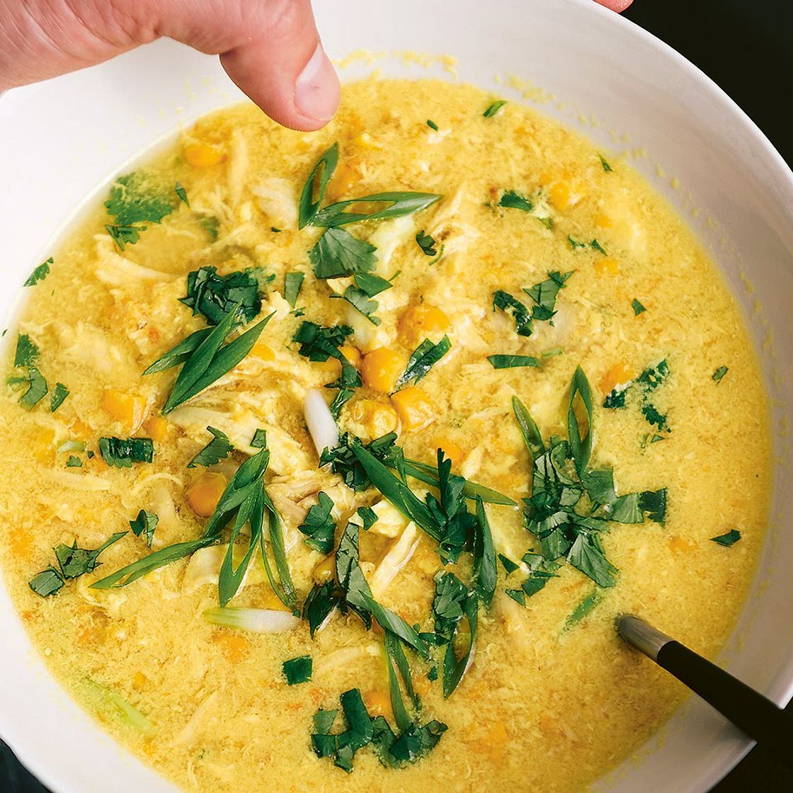 Chinese chicken and corn egg-drop soup