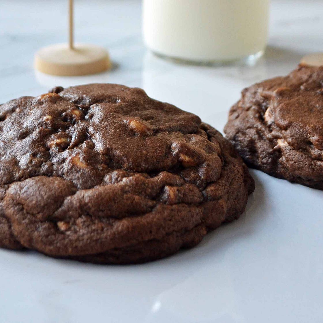 Levain Bakery Dark Chocolate Peanut Butter Chip Cookies