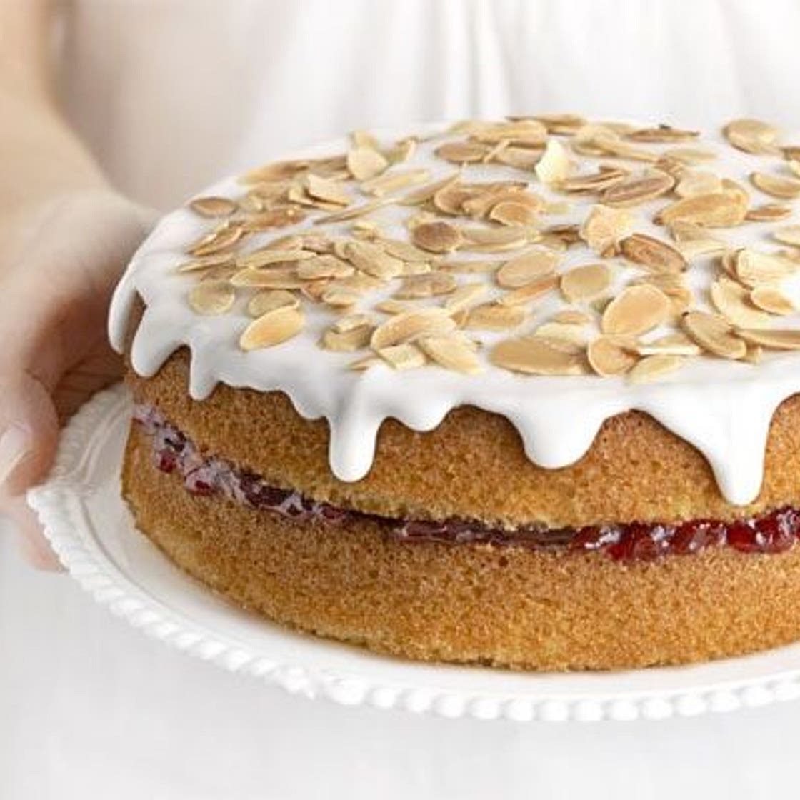 Cherry bakewell cake