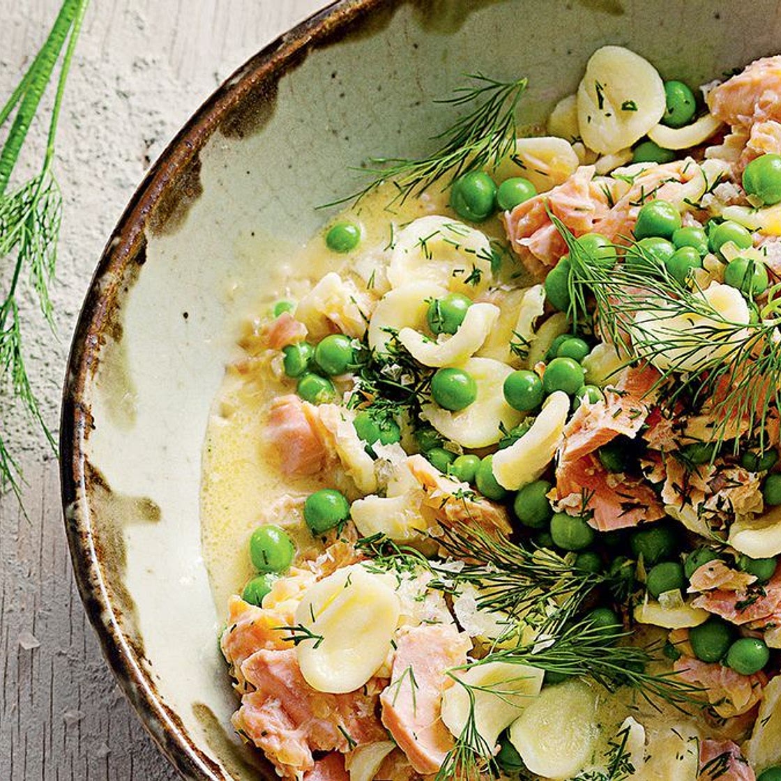 Orecchiette with hot-smoked salmon, peas and beurre blanc sauce