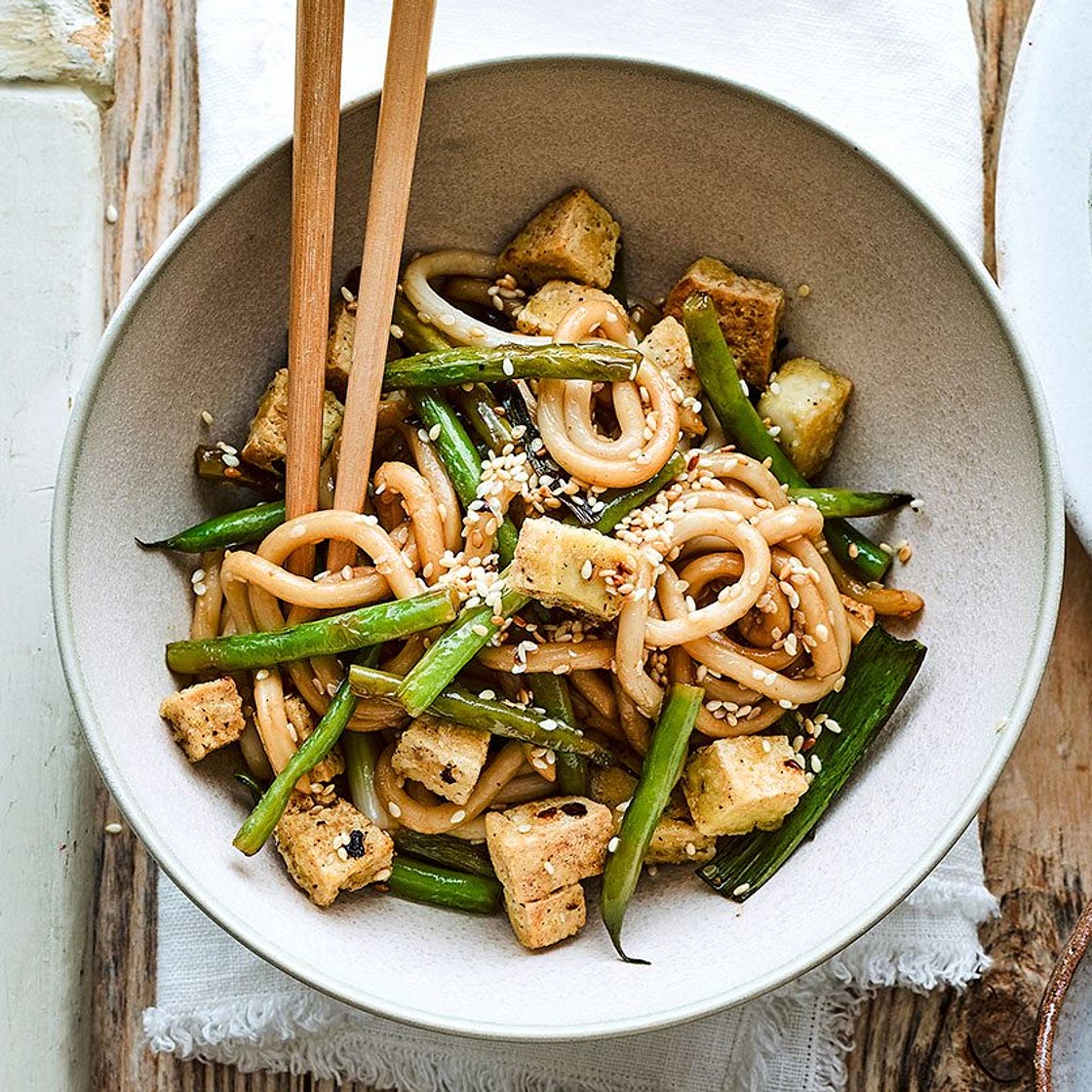 Sesame & spring onion stir-fried udon with crispy tofu