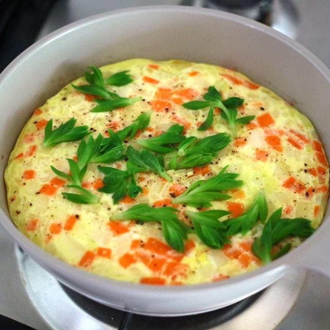 간단 브런치 : 간단 페스토 피자, 간단 프리타타