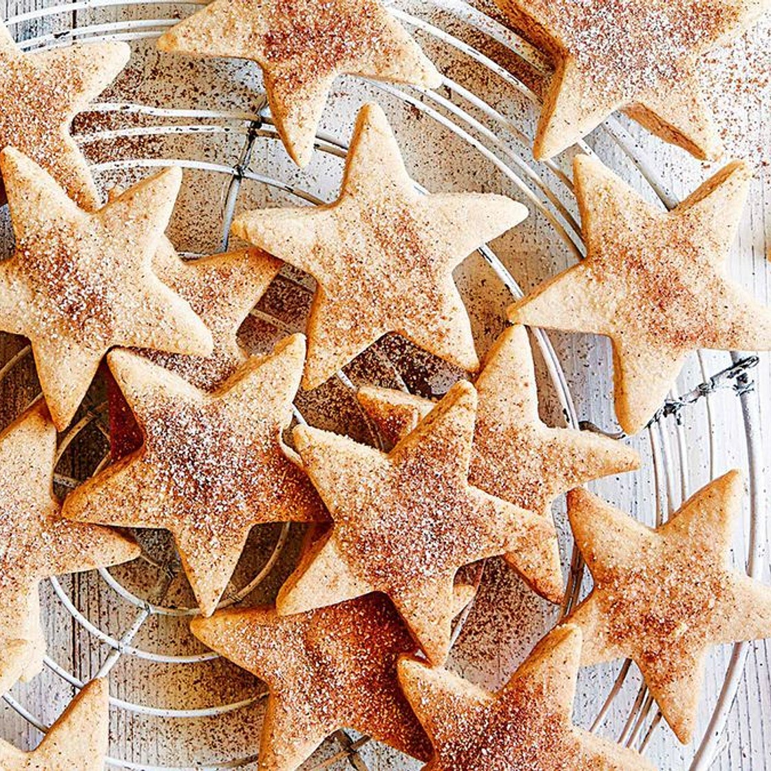 Cinnamon shortbread stars