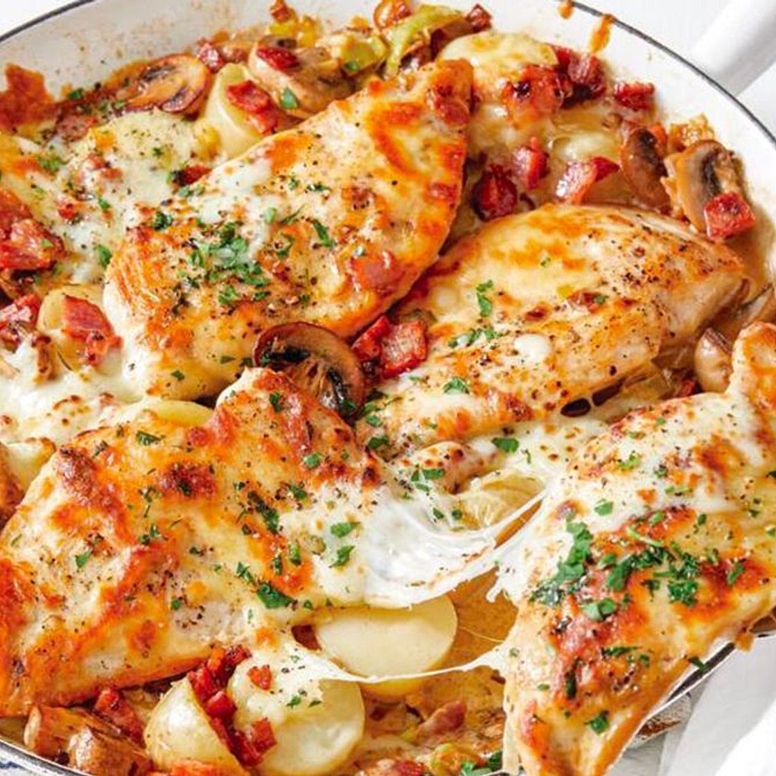 One-pan cheese and bacon smothered chicken recipe