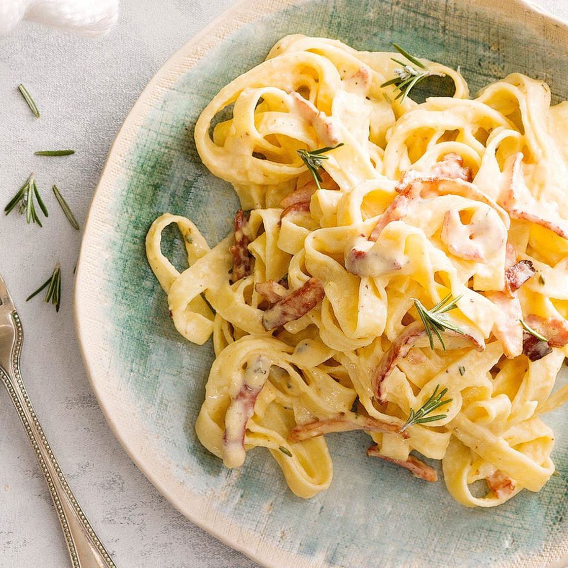 Fettuccine carbonara recipe: how to make creamy carbonara