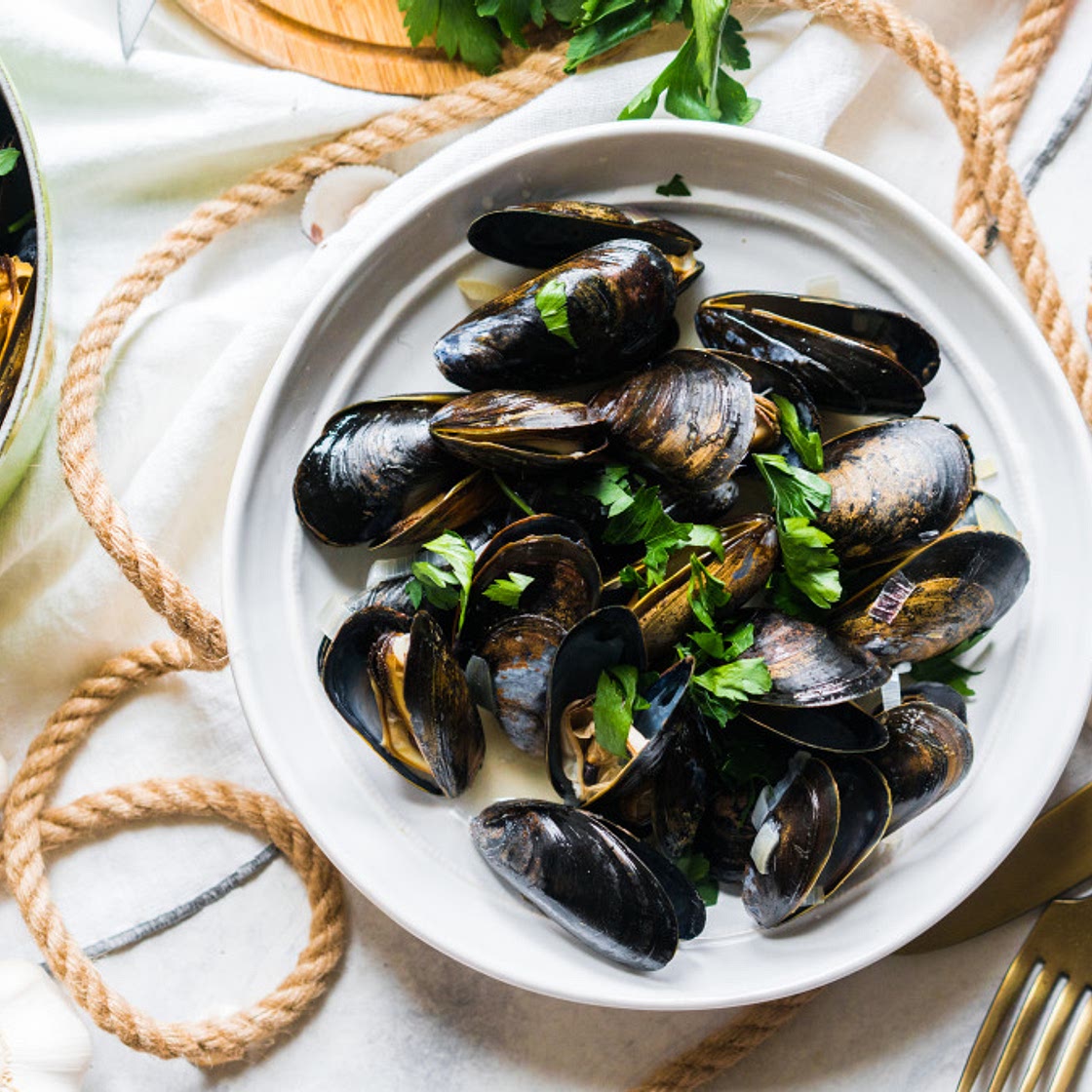Mussels in White Wine and Garlic