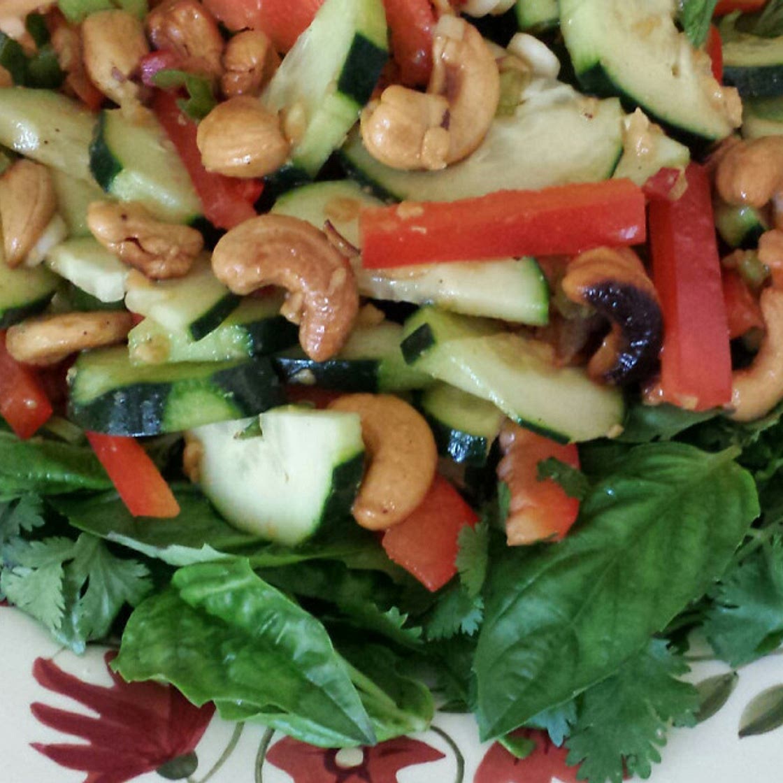 Thai Salad With Cashews