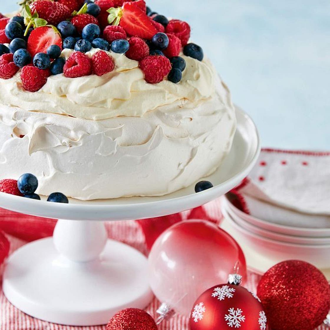 Classic pavlova