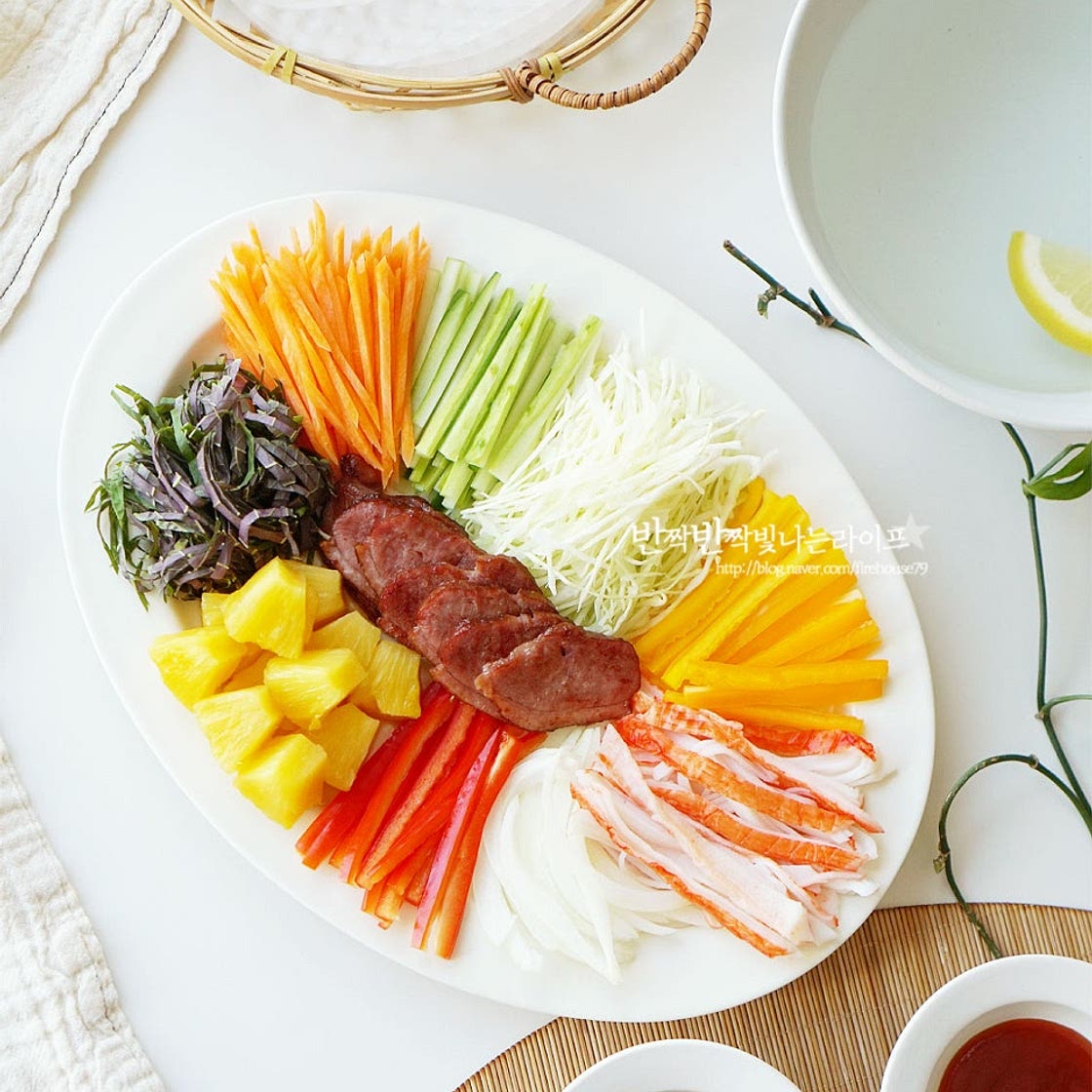 월남쌈재료 고기 훈제오리 월남쌈 만들기 오리훈제 요리 만드는법