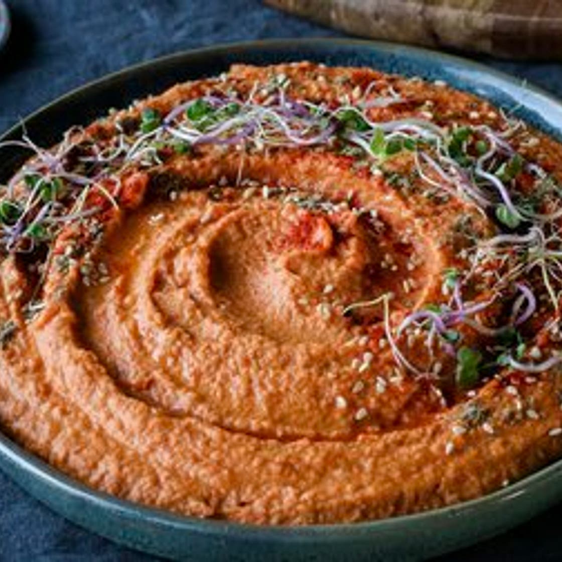 Roasted Garlic & Red Pepper Hummus