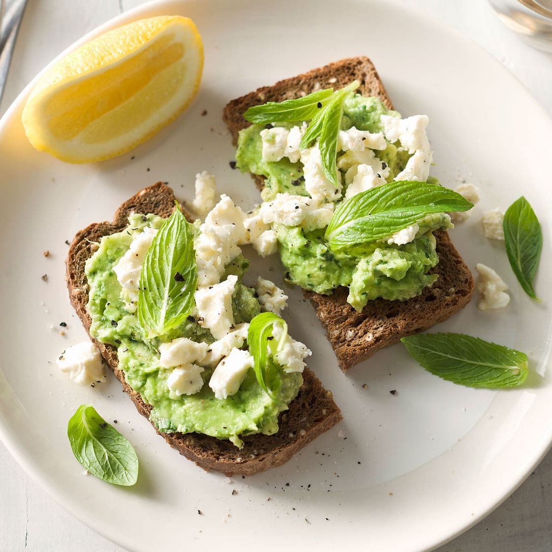Avocado & feta smash on toasted rye
