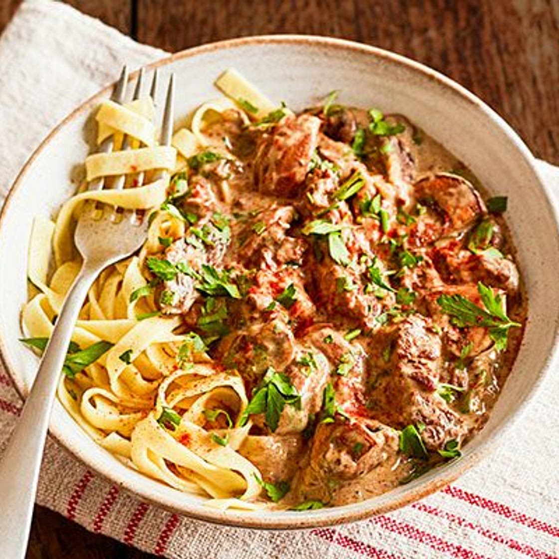 Slow cooker beef stroganoff