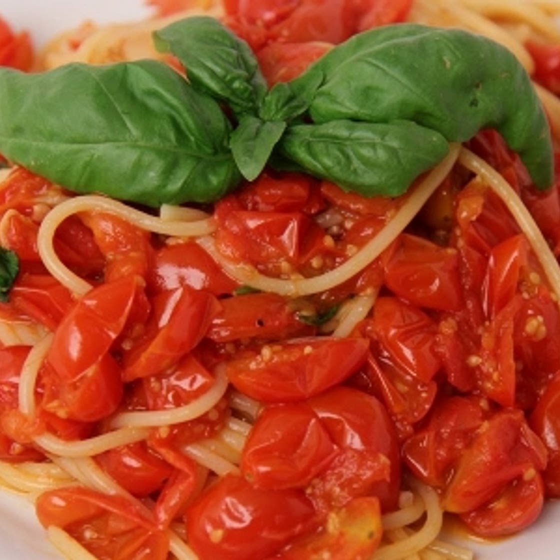 Spaghetti with Fresh Tomato Marinara Recipe