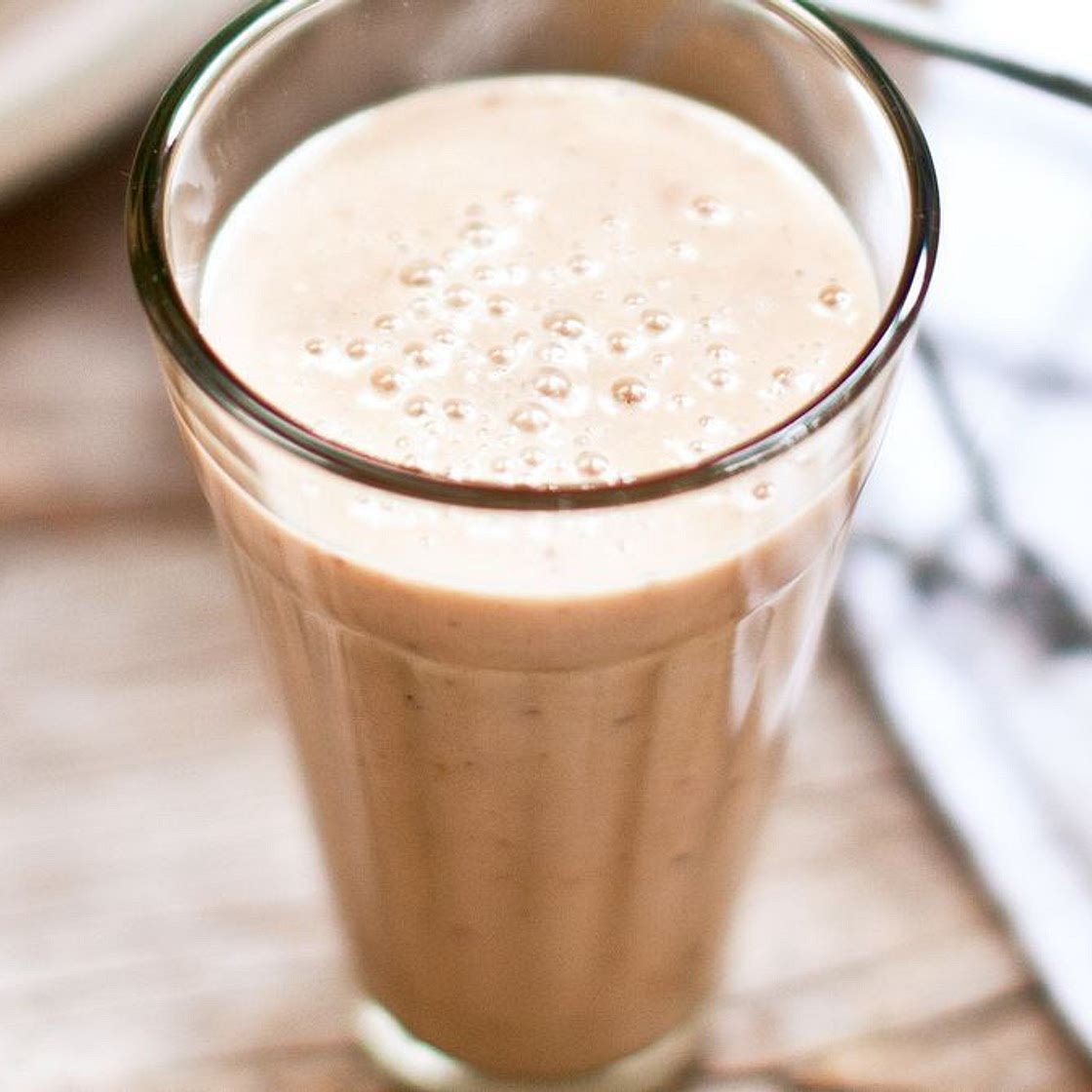 Peach, pear and fresh ginger smoothies