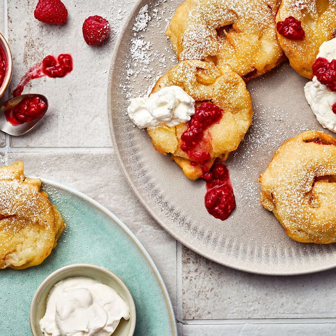 Selbst gemachte Apfel-Donuts mit Quark