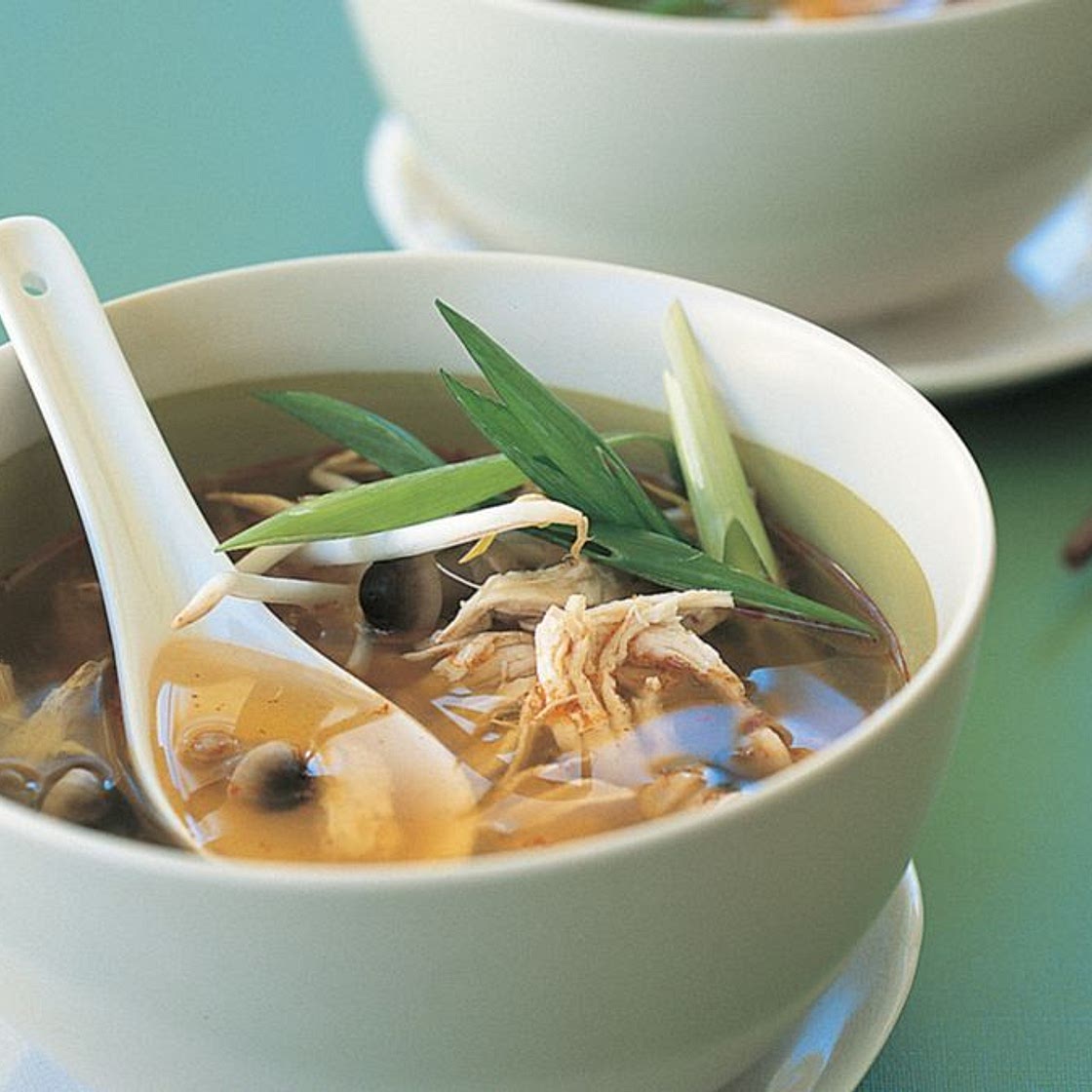 Hot and sour chicken soup