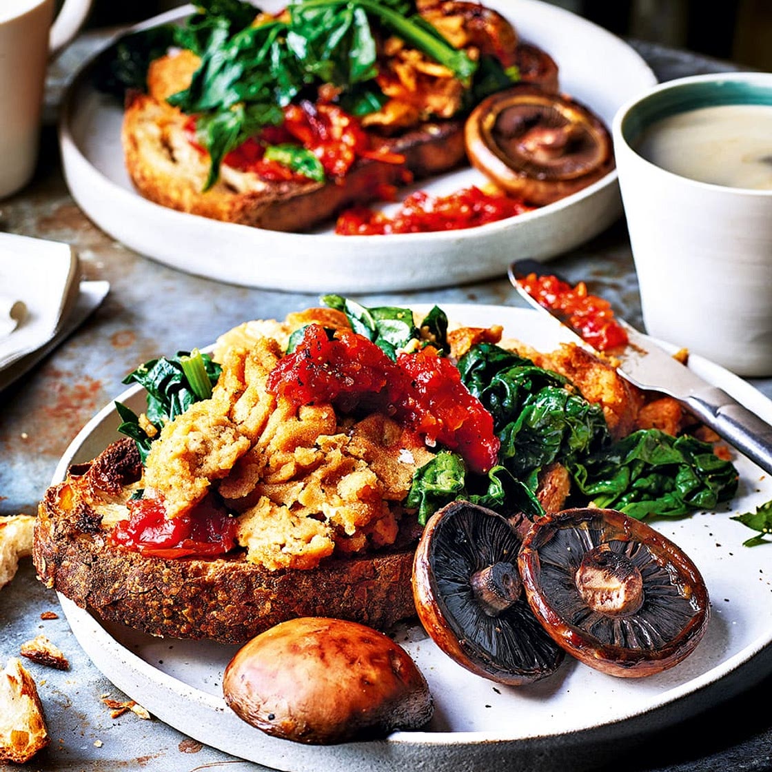 Vegan ‘scrambled eggs’ with mushrooms and greens