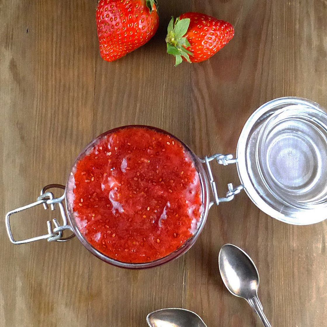 Simple Homemade Strawberry Sauce