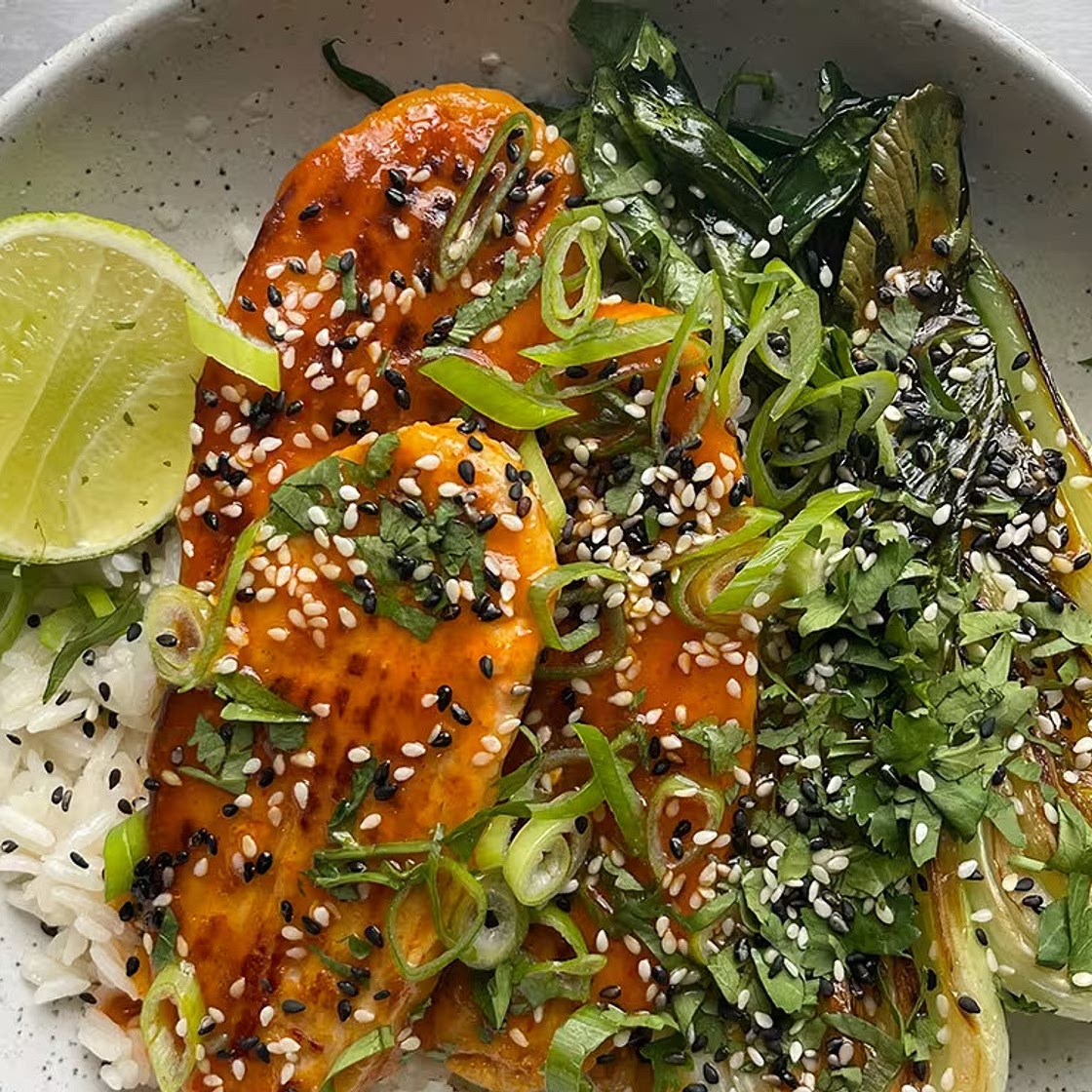 Sticky Sriracha Rice Bowl with Quorn