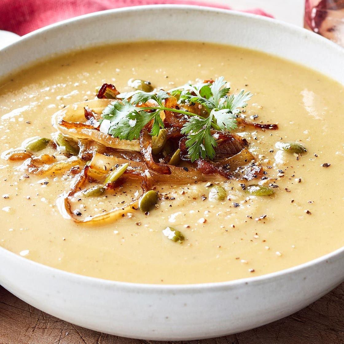 Red lentil soup with caramelised onion