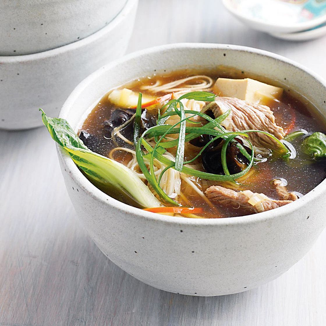 Easy beef, vegetable and noodle steamboat