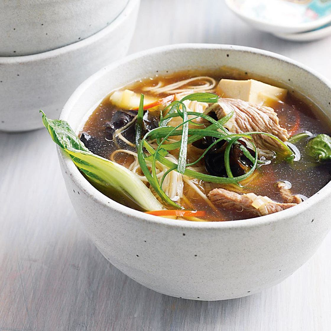 Easy beef, vegetable and noodle steamboat