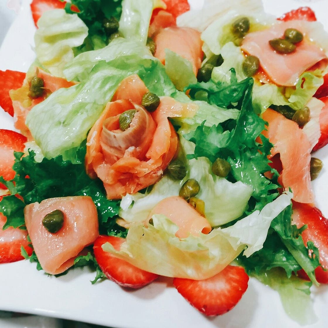연어 딸기샐러드~쉽고 간단한 맛있는 연어요리입니다.