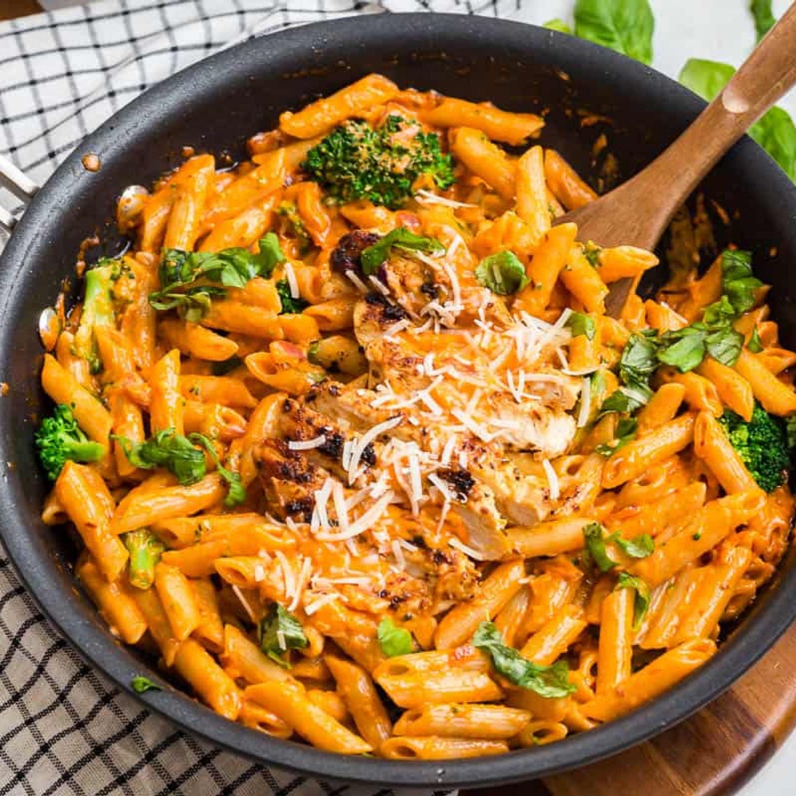 Spicy Vodka Pasta with Chicken