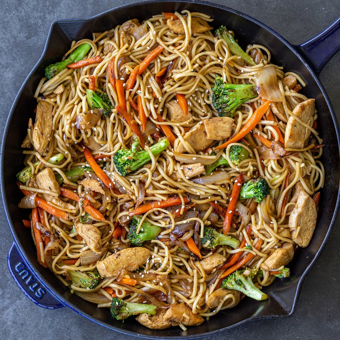 Chicken Lo Mein (Crazy Easy)