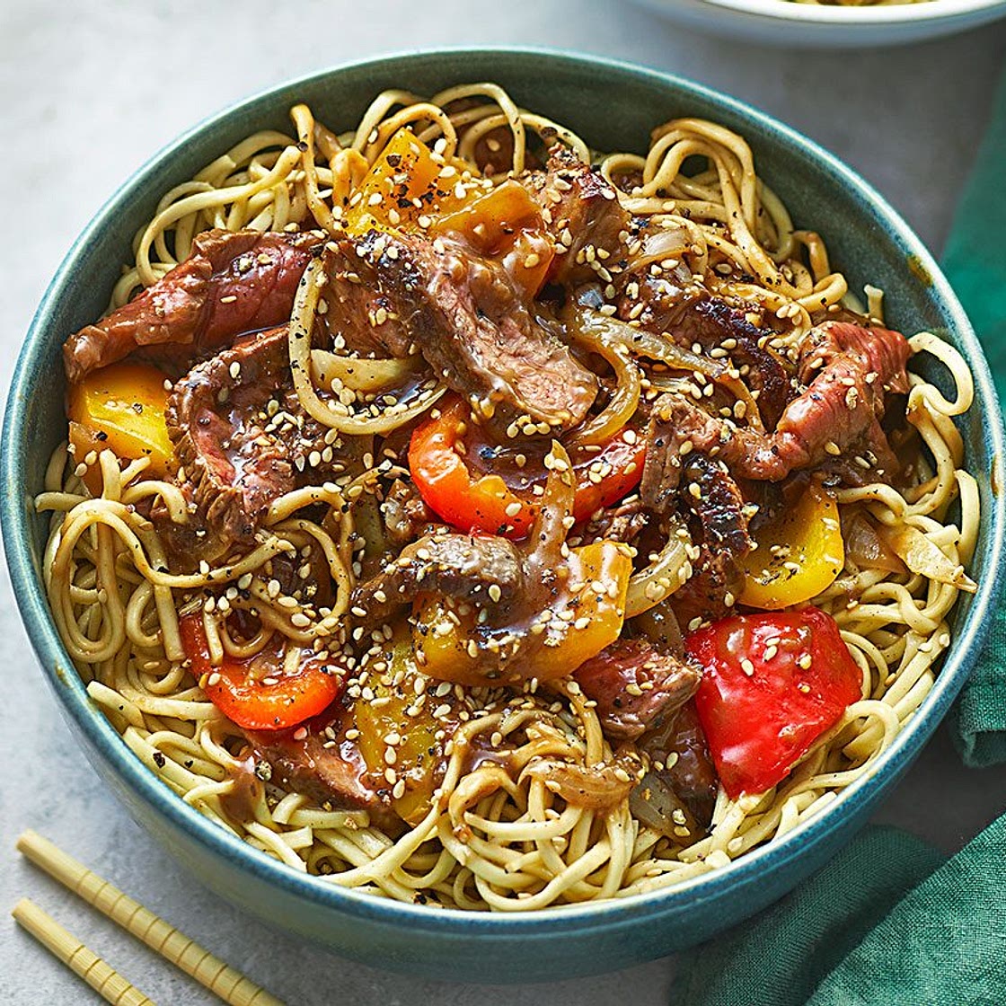 Pepper steak with noodles