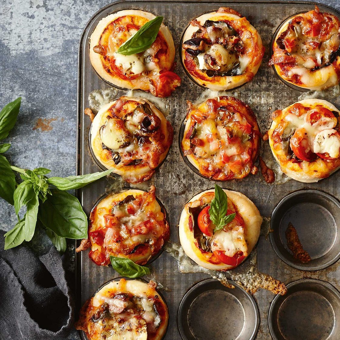 Quick and easy pizza muffins