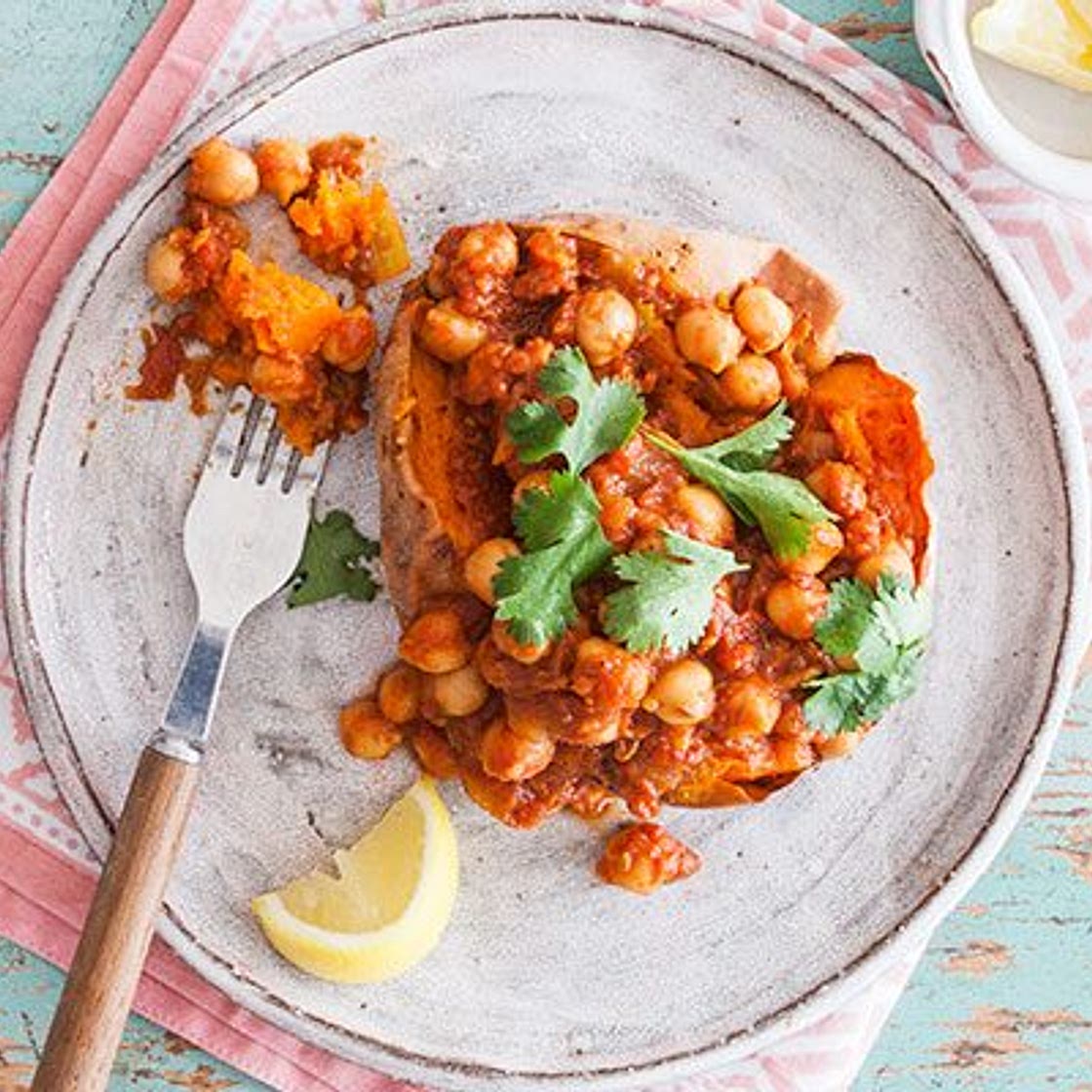 Vegan chickpea curry jacket potatoes