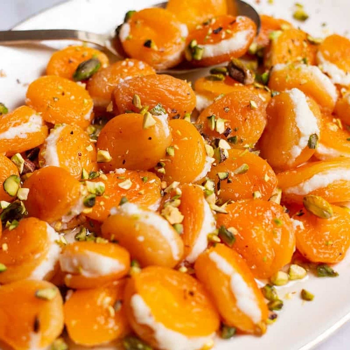 Kuru Kayısı Tatlısı (Turkish Poached Apricots with Ricotta)