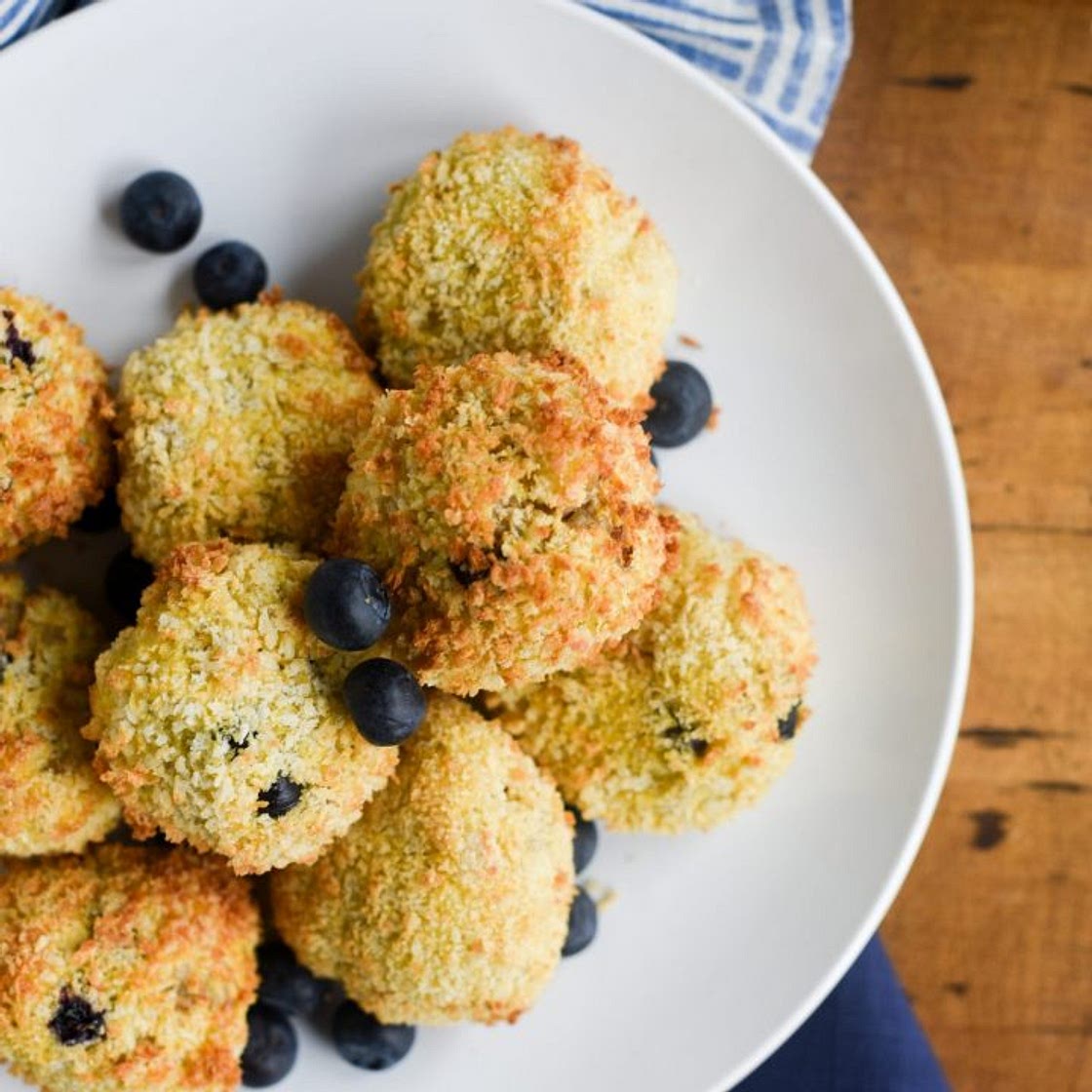Air-Fryer Maple Blueberry Oatmeal Balls