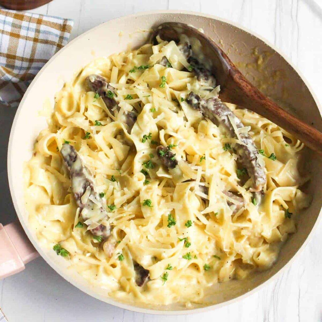 Alfredo Steak Pasta