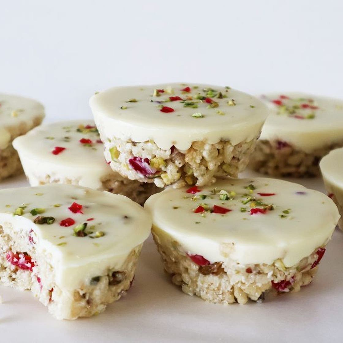 Muffin pan white Christmas crackles recipe