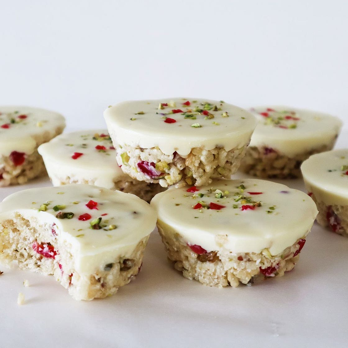Muffin pan white Christmas crackles recipe