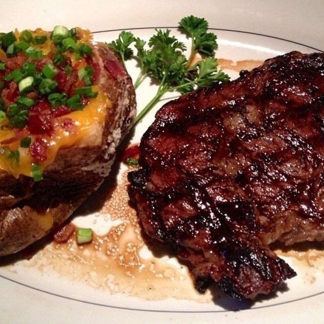 Houston’s Hawaiian Ribeye