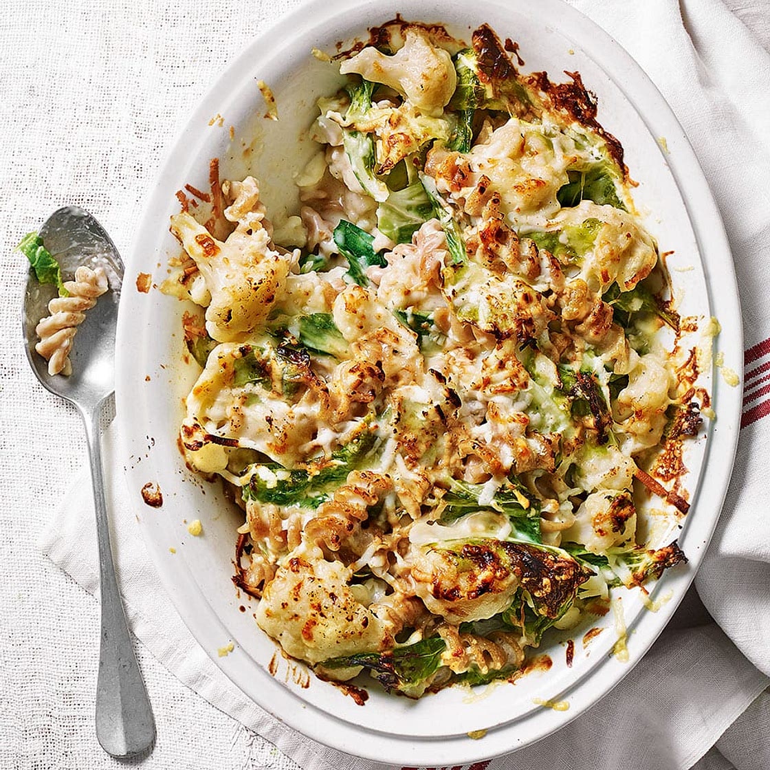 Cauliflower cheese and greens pasta bake